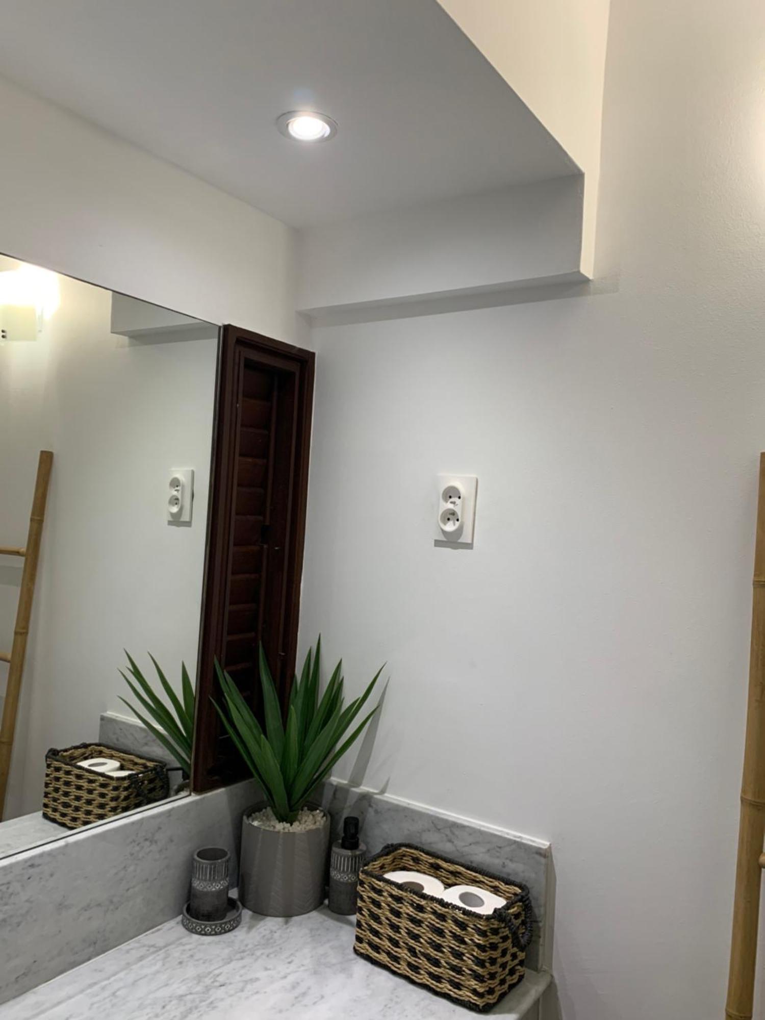 Apartament La Fraiche Rose La Trinité Zewnętrze zdjęcie